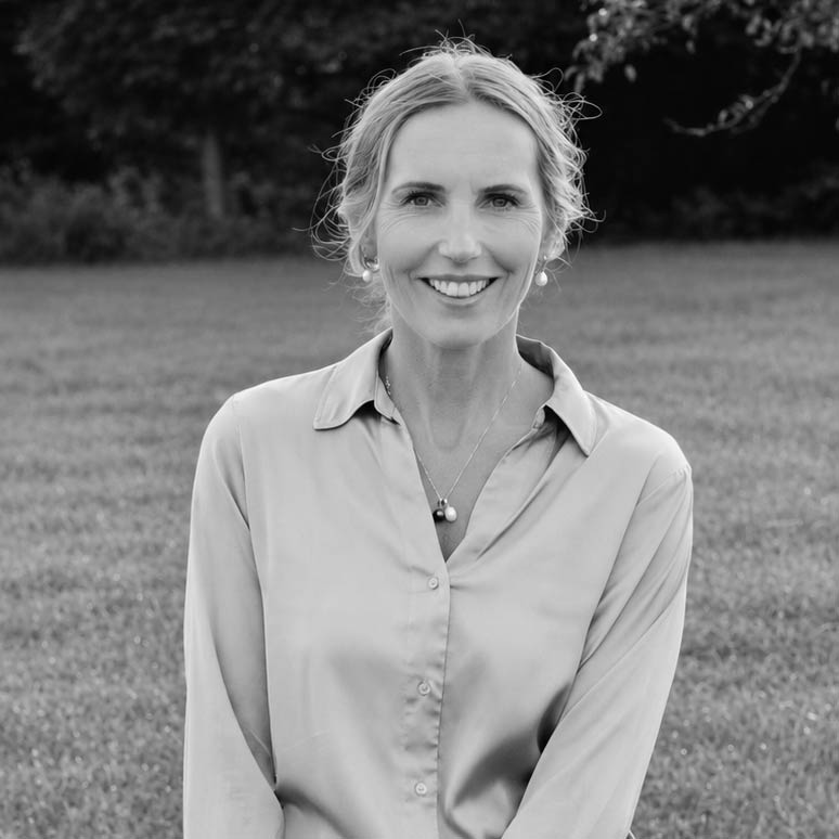 Lydia Dueck-Zielke, Hebamme